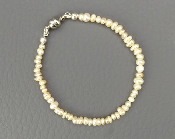 Süßwasser Perlenarmband 14,5cm  -  freshwater pearl bracelet 5,7 inches