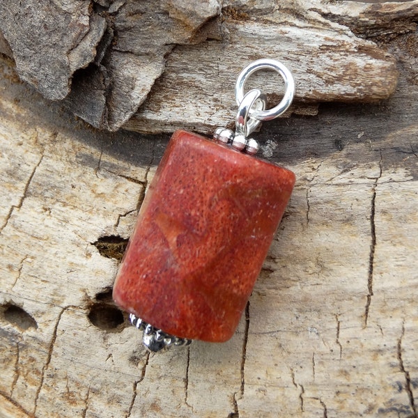 Korallen Anhänger  -  coral pendant