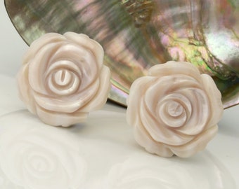 Pinces d’oreille en nacre roses - pinces d’oreille en nacre