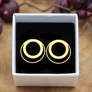 Stud earrings large delicate circles choice of colors Gold