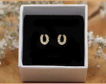 Stud earrings horseshoe lucky charm zircon glitter gold