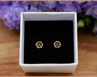 Stud earrings sapphire blue glitter gold