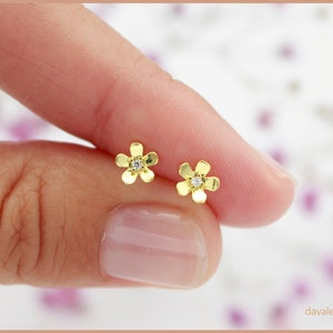 Earrings Flower Minimalist Zircon Glitter Gold image 1