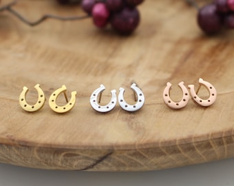 Stud earrings horseshoe luck - choice of colors