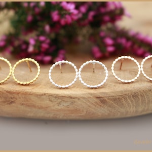 Circle stud earrings delicate twisted - color picker