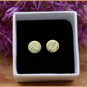 Ear stud circle brushed gold plated