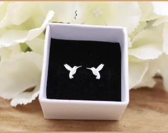 Hummingbird stud earrings - silver