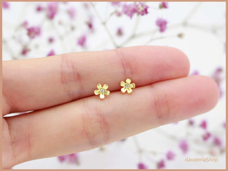 Earrings Flower Minimalist Zircon Glitter Gold image 2