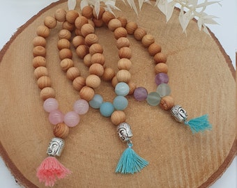 Sandelholz Perlenarmband mit Rosenquarz oder Amazonit und silberfarbener Buddha-Perle und Quaste im Mala-Stil als Aroma-Diffuser nutzbar