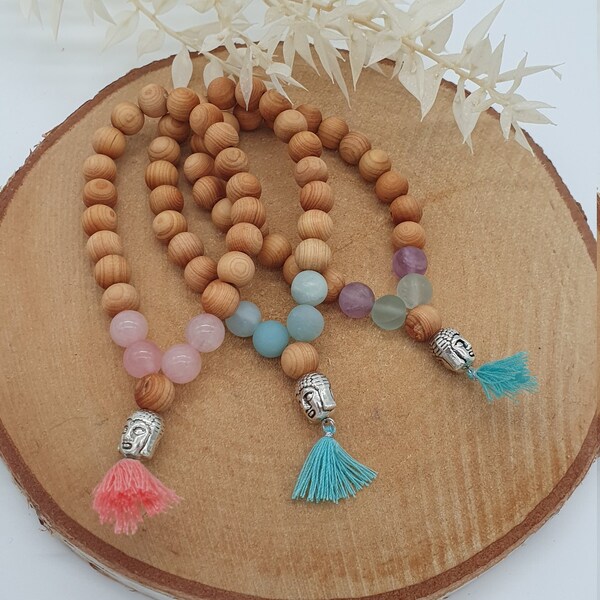 Sandelholz Perlenarmband mit Rosenquarz oder Amazonit und silberfarbener Buddha-Perle und Quaste im Mala-Stil als Aroma-Diffuser nutzbar