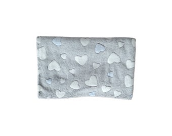 fleece blanket with hearts blue or pink