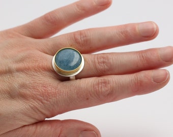 Ring mit riesen, rundem Aquamarin in 925 Silber und 900 Gold