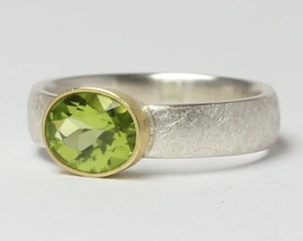 Ring, 925 Silver, with Peridot in Gold