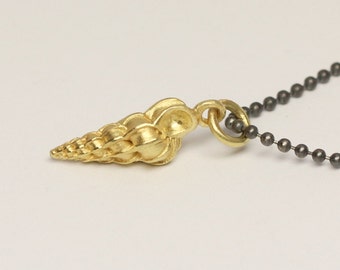 Kleine Muschel, 750 Gold, Goldanhänger, gedrehte, kantige Muschel