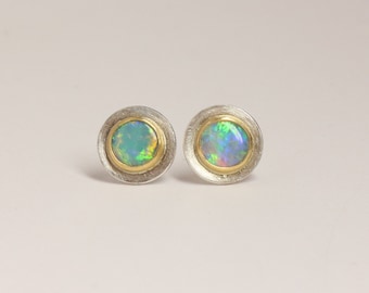 Ohrstecker mit Opal in 925 Silber und 900 Gold, 11mm, Regenbogenfarben