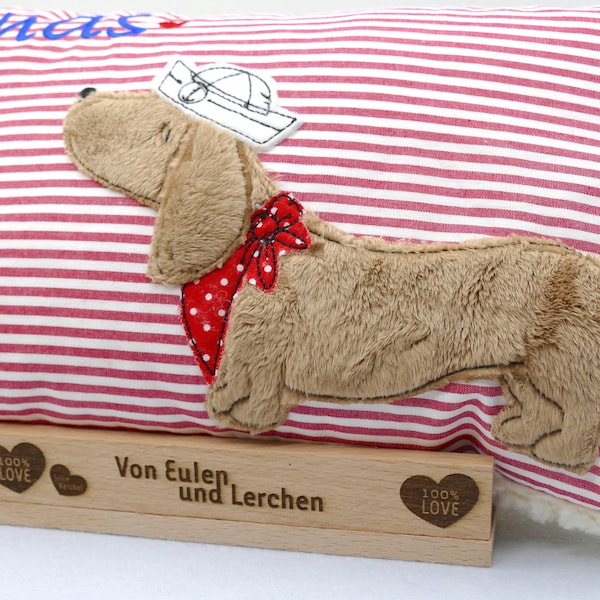 Dackelkissen - Kuschelkissen - Dackel Teckel Dachshund Hund - mit gesticktem Wunschnamen - Taufkissen - Kleiner Dackel zum Kuscheln