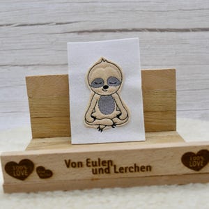 Faultierapplikation Sloth Patch zum Aufbügeln Annähen, Meditierendes Faultier Aufnäher Kleidung Schultüte Kissen Jeans Jacke