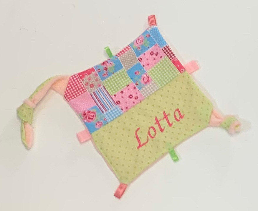 Embroidered cuddly blanket with desired name "Patchwork pink green" cuddly blanket, gift for birth, cuddly blanket for girls pink