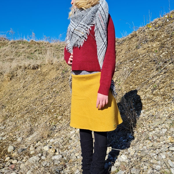 Outdoor skirt, walk skirt, woolwalk skirt from gr 92