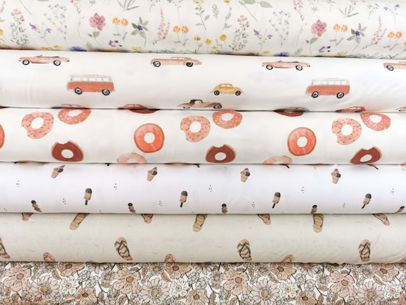 Family Fabrics Jerseys Wild Flowers, Vintage Cars, Donuts, little Ice Cream, Flip Flop,  Summer Breeze Stoffpaket Sommer 2022 Blumen
