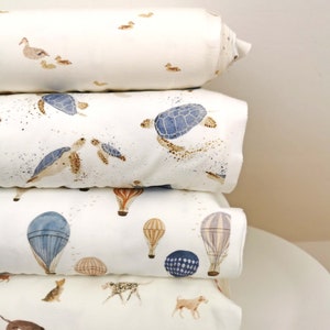 Wundervolle Family Fabrics Jerseys Ducks, Turtles Blue, Hot Air Balloons Blue, Dogs Stoffpaket Frühjahr Sommer 2022 Enten Hunde Bild 3