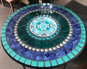 Table en mosaïque, pièce unique faite à la main pour le jardin