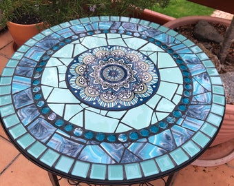 Table en mosaïque, pièce unique faite à la main pour le jardin