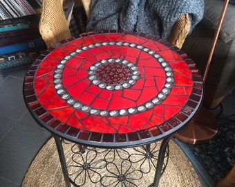 Table en mosaïque, pièce unique faite à la main pour le jardin