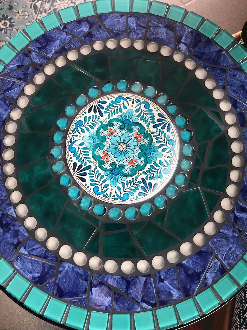 Table en mosaïque, pièce unique faite à la main pour le jardin image 2