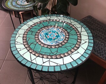 Table en mosaïque, pièce unique faite à la main pour le jardin