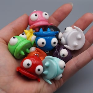 R.E.P.O. Semibot Keychain, Horror Game Accessory, Gamer Gift, R.E.P.O. robot collectable, REPO charm
