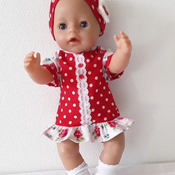 Puppenset 4-teilig, Grösse 43 cm, Kleid,  Kopftuch, Strümpfe,  Puppenkleid, Unterhöschen, Unterhose