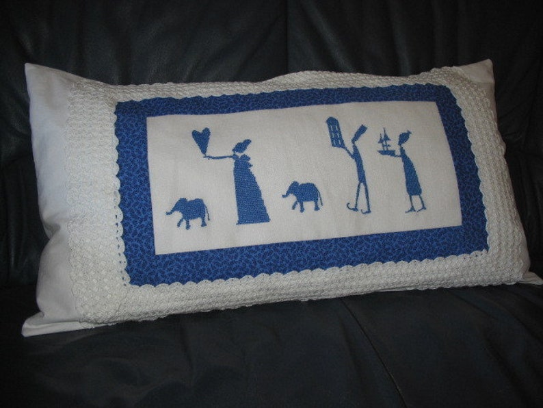 Pillow Cover Blue-white image 1