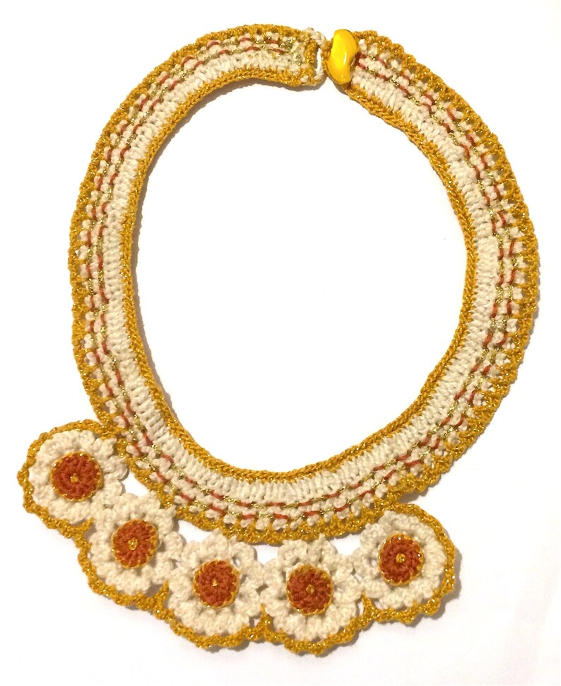 Necklace crocheted