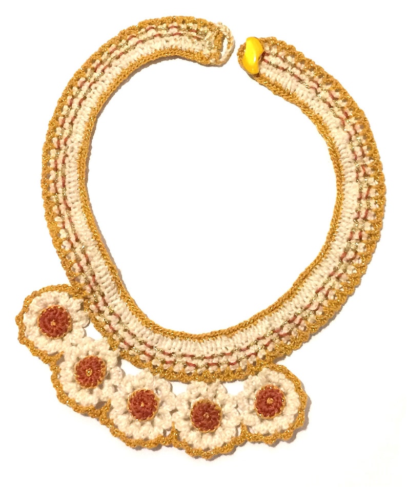 Necklace crocheted