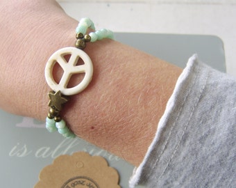 Elastisches Armband - Hippiearmband - snth. Howlith-Peacezeichen - mint - beige - bronze - Stern