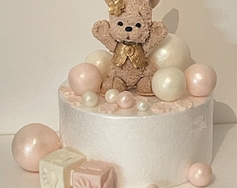 Fondant figures, cake decoration, rabbit with balloon and dice