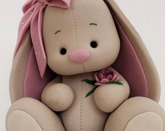 Figurines fondantes, lapin & étiquette nominative en rose