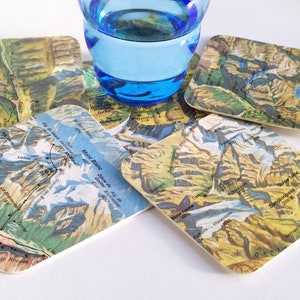 5 Untersetzer Schweizer Berge, Upcycling Vintage Panoramakarte, Bierdeckel Pappe quadratisch