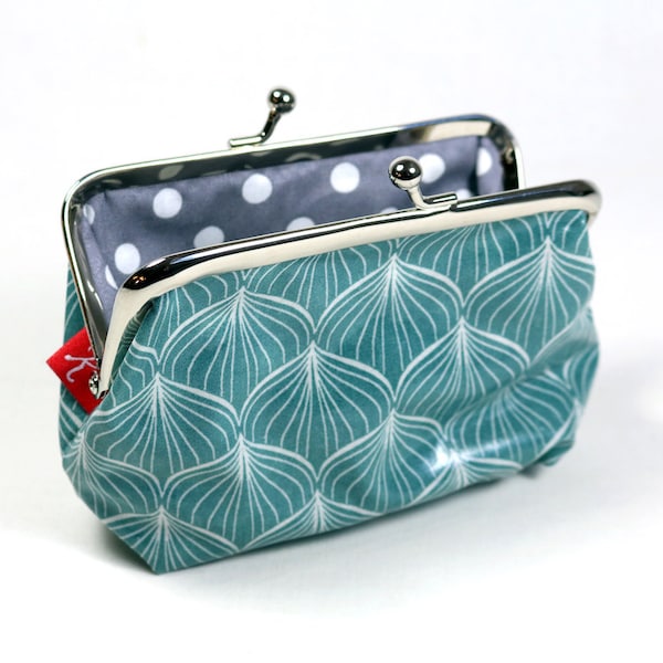 Oilcloth clip purse