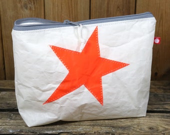 Toiletry bag XL made of sail