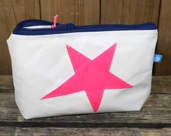 Sail toiletry bag