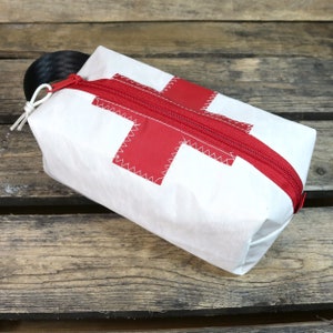 toiletry bag made from sail recycling