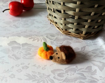 Felt hedgehog,miniature,pumpkin,felt animals,wool,fiber art,ornament,Christmas