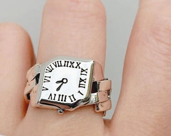 Steampunk:Finger ring with embossed clock