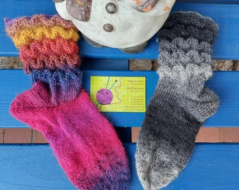 GR. 32/33, Gammelsocken, Farbe pink-blau-orange oder schwarz-grau, aus Reller Wolle Kolibri, Farbverlaufgarn