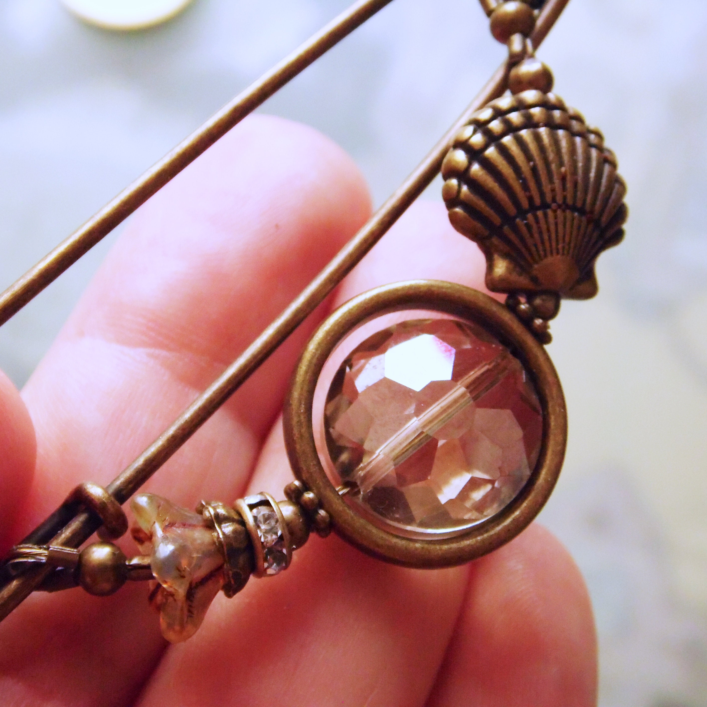 Kilt Needle Shell With Smoky Crystal and Opal Glass Sparkling - Etsy UK