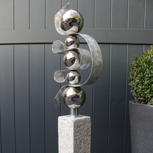 Sculpture Crescent XL light gray granite