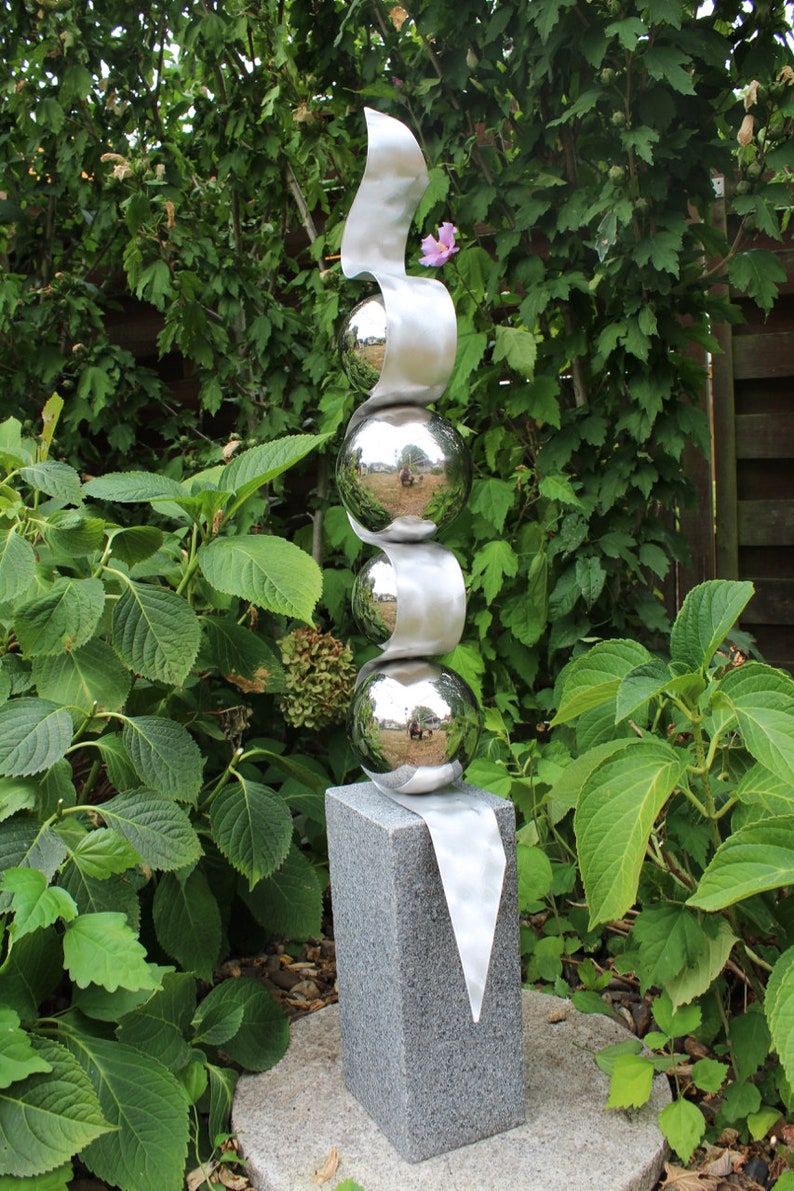 Gartenskulptur Line 20 – Glasstele Mit Kreuzlinien-Design, Ca. 1,30 M Hoch, Inkl. Metallhalterung & Fuß