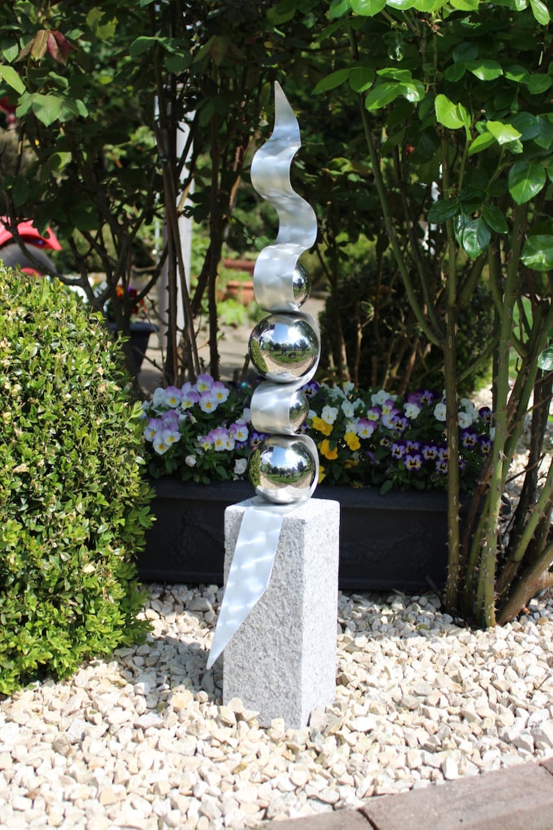 Skulptur Fantasia Edelstahlkugeln/geflammter Grani Bild 9